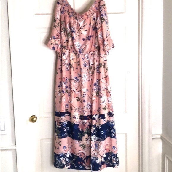 Westport Dresses & Skirts - NWT Westport dress size 12 off the shoulder dress
